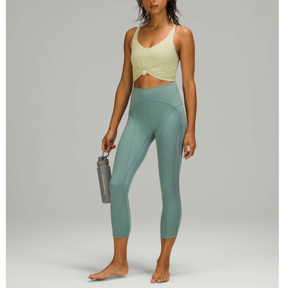 Lululemon Nulu and Mesh Mid-Rise Yoga Crop 23" Tidewater Teal Size 10 Leggings